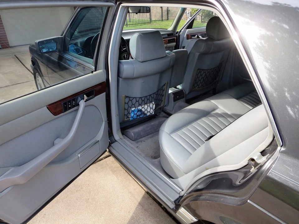 1988 Mercedes-Benz W126 S-Class Sedan - Image 25 of 31