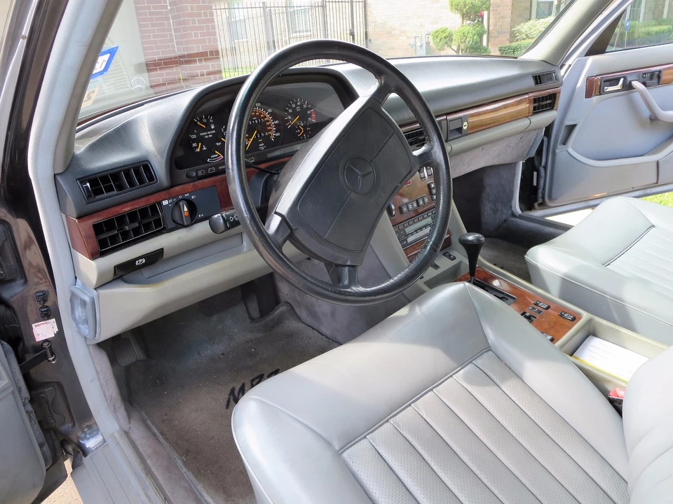 1988 Mercedes-Benz W126 S-Class Sedan - Image 19 of 31