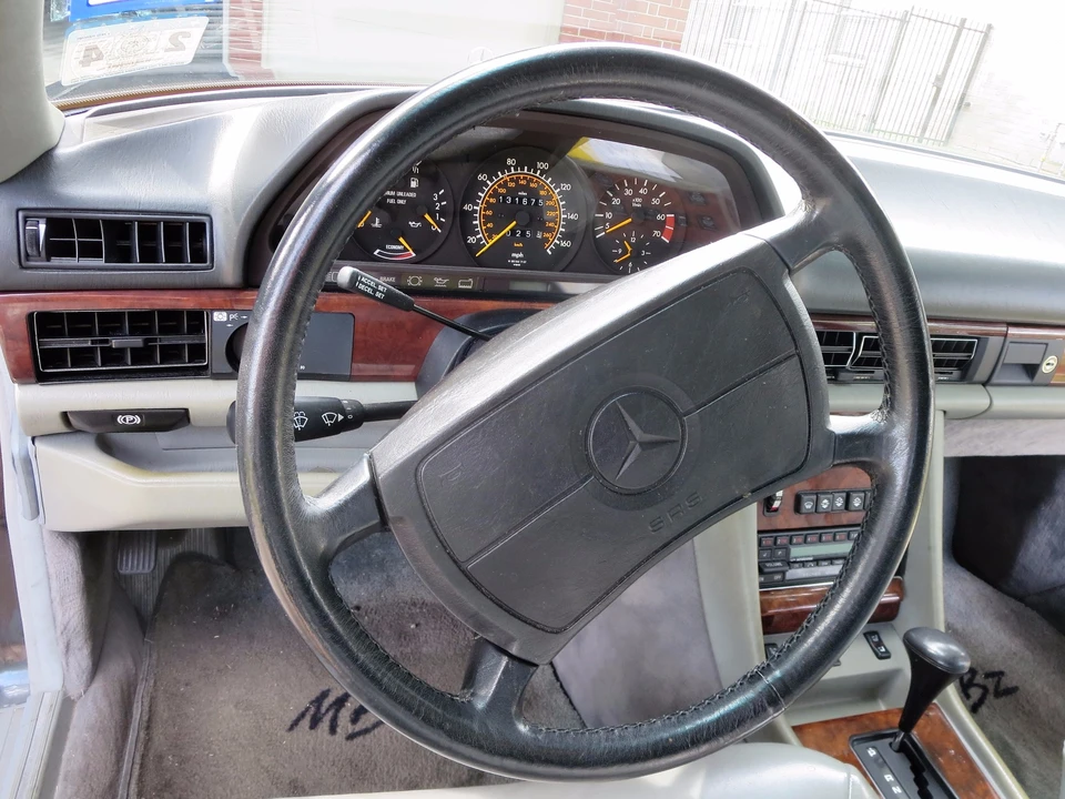 1988 Mercedes-Benz W126 S-Class Sedan - Image 20 of 31