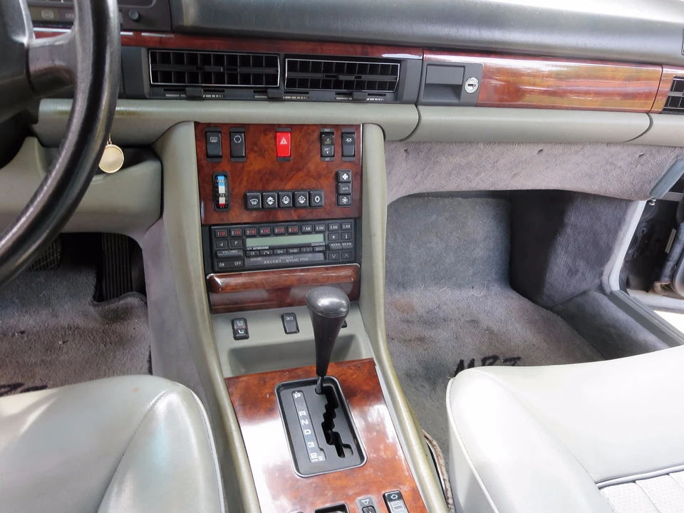 1988 Mercedes-Benz W126 S-Class Sedan - Image 24 of 31