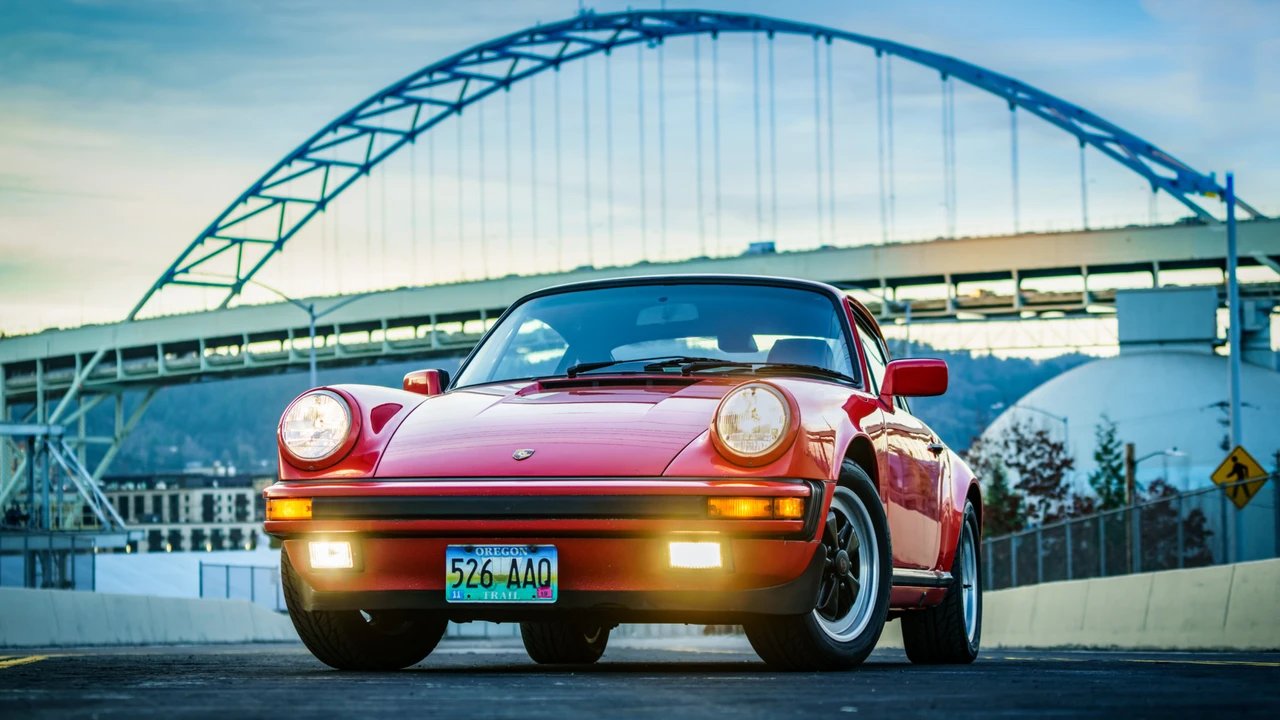 1988 Porsche 911 Carrera 3.2 - Image 2 of 31