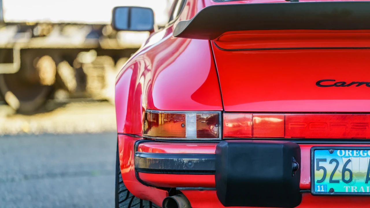 1988 Porsche 911 Carrera 3.2 - Image 30 of 31