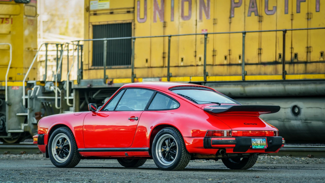 1988 Porsche 911 Carrera 3.2 - Image 8 of 31