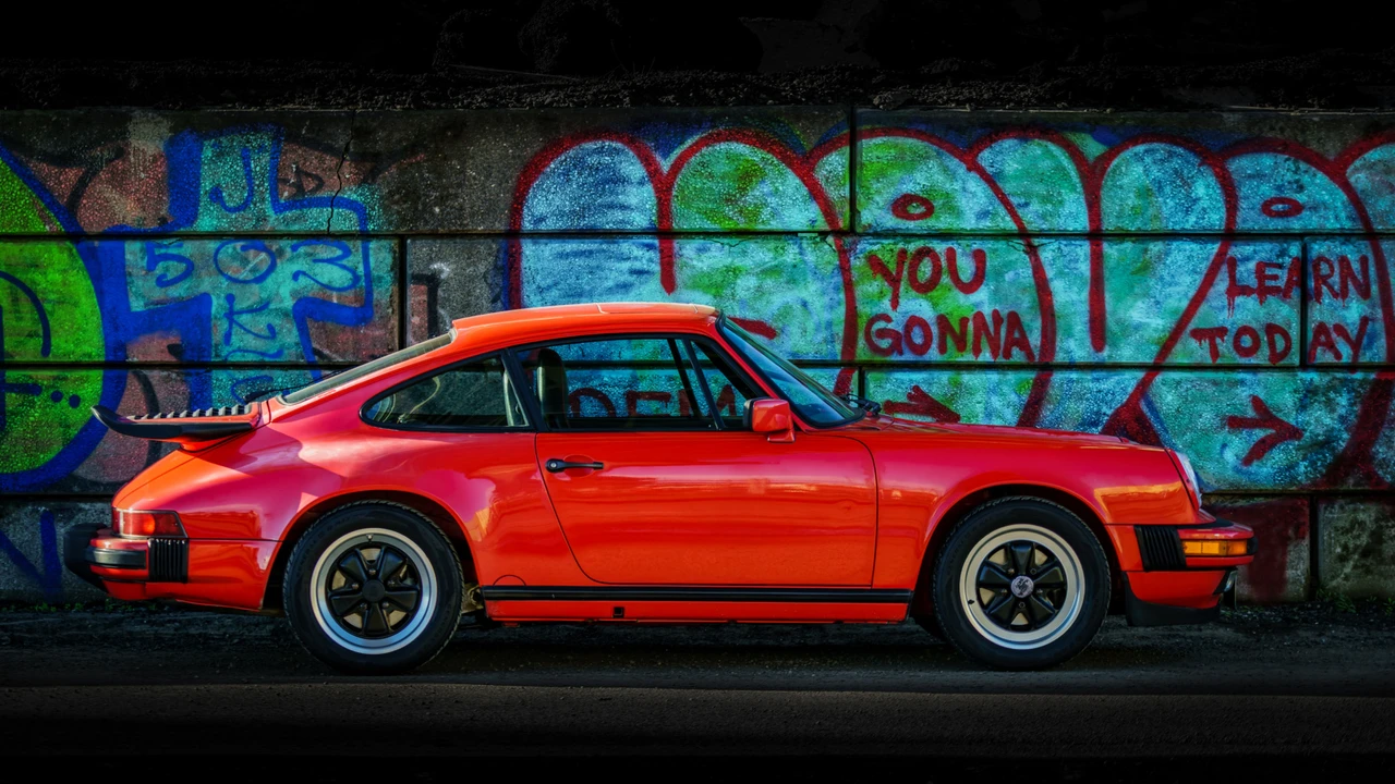 1988 Porsche 911 Carrera 3.2 - Image 14 of 31