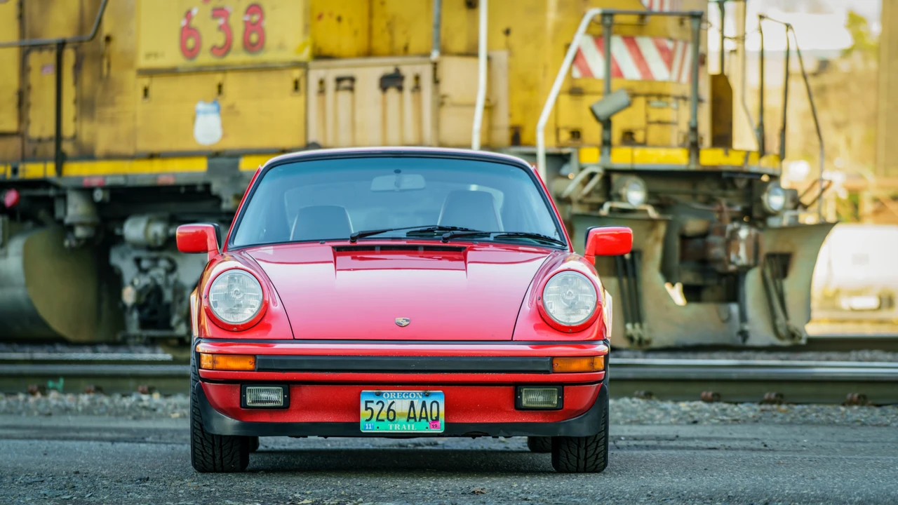 1988 Porsche 911 Carrera 3.2 - Image 4 of 31