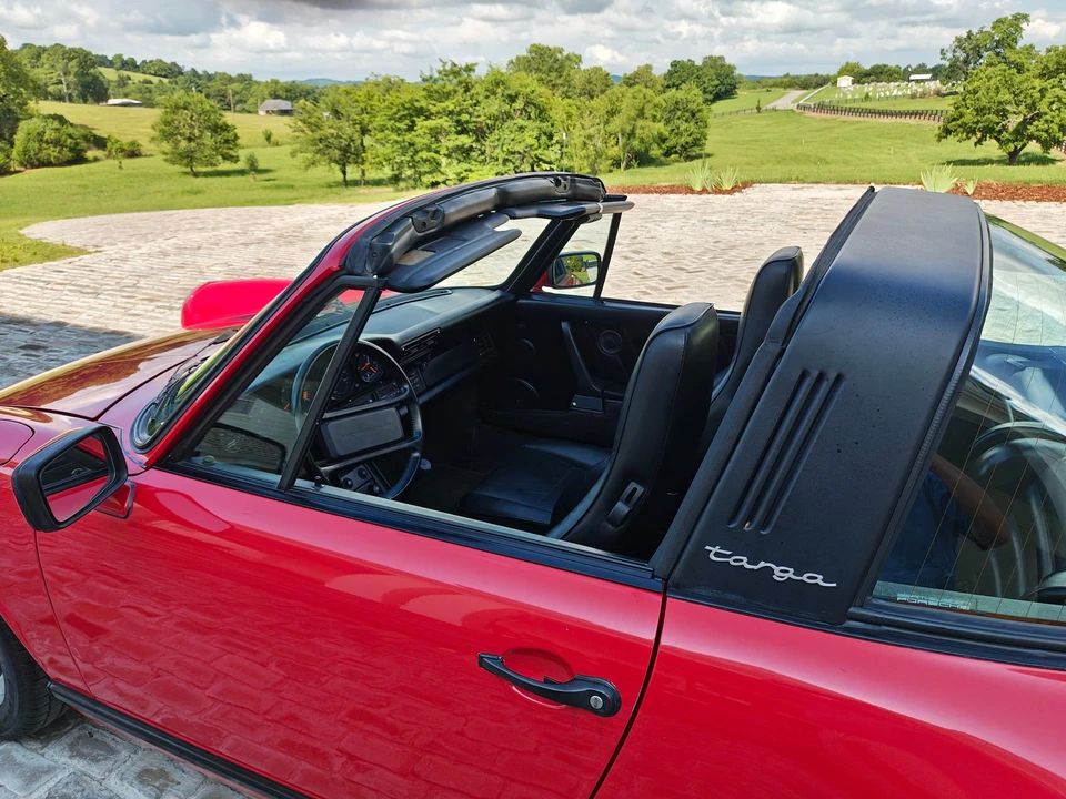 1988 Porsche 911 Carrera 3.2 - Image 26 of 31