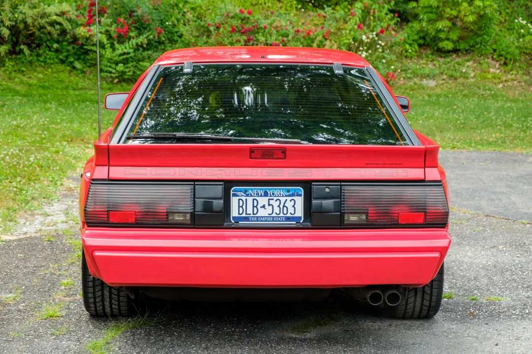 1989 Chrysler Conquest - Image 10 of 31