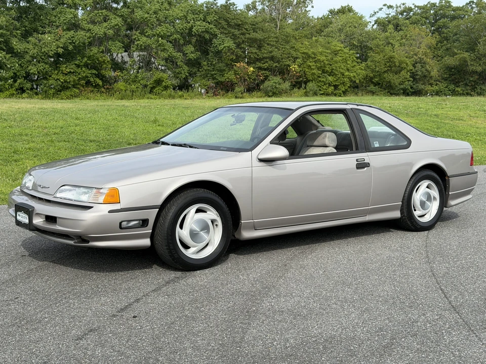 1989 Ford Thunderbird 10th Gen - Image 2 of 31