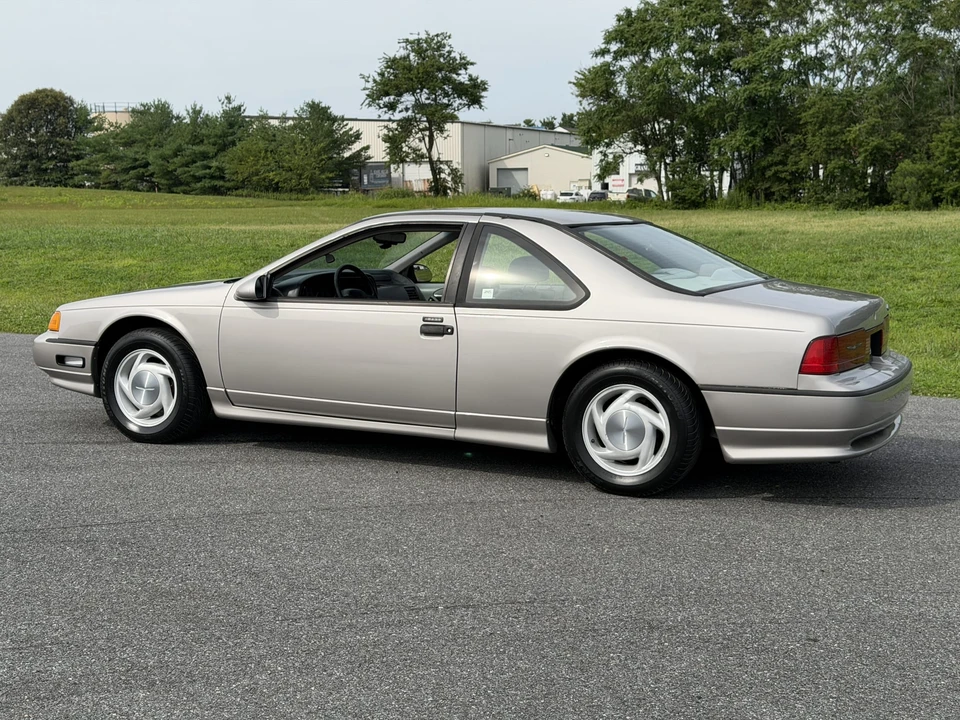 1989 Ford Thunderbird 10th Gen - Image 15 of 31