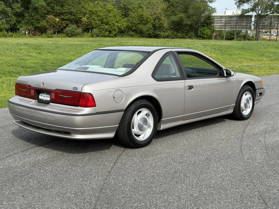 1989 Ford Thunderbird 10th Gen - Image 11 of 31