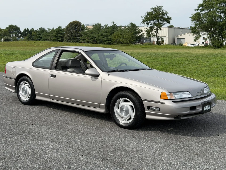 1989 Ford Thunderbird 10th Gen - Image 8 of 31