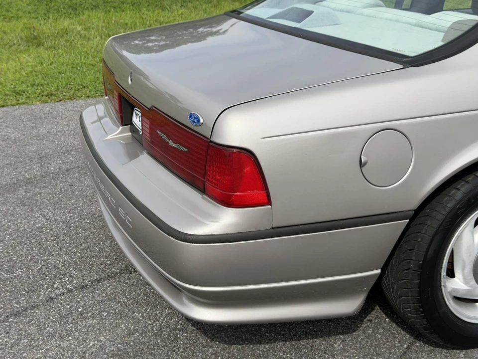 1989 Ford Thunderbird 10th Gen - Image 22 of 31