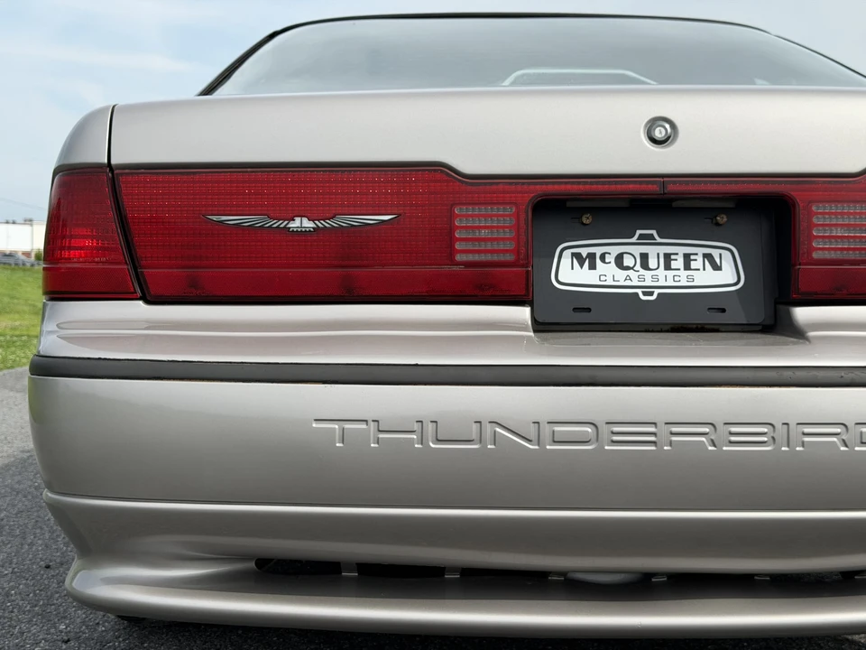 1989 Ford Thunderbird 10th Gen - Image 25 of 31