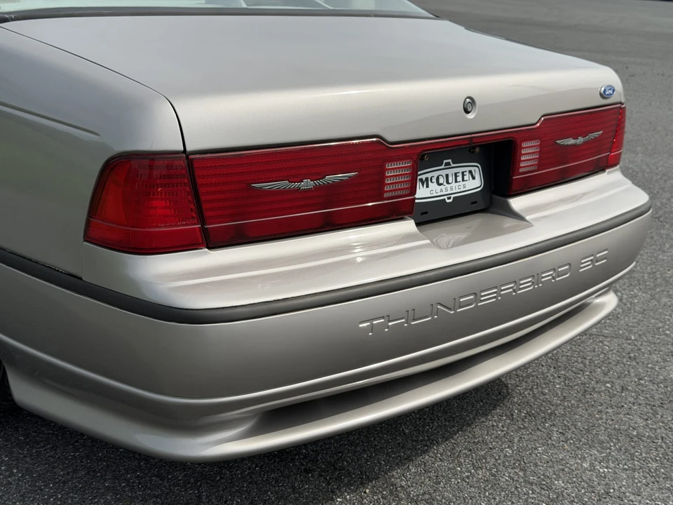 1989 Ford Thunderbird 10th Gen - Image 23 of 31