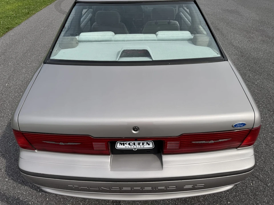 1989 Ford Thunderbird 10th Gen - Image 21 of 31