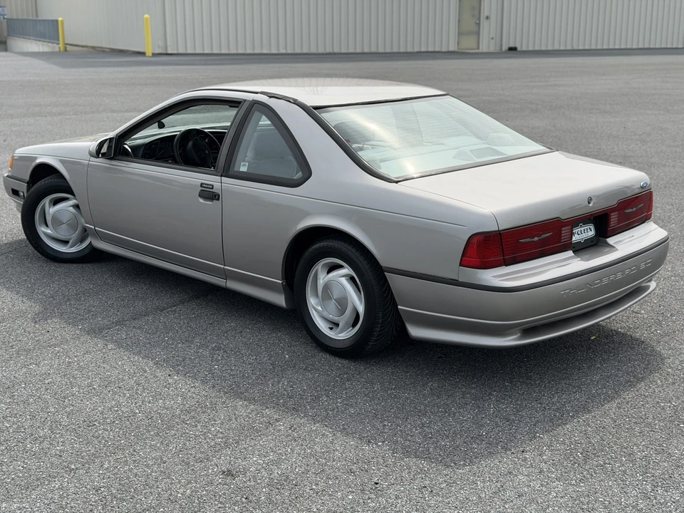 1989 Ford Thunderbird 10th Gen - Image 14 of 31