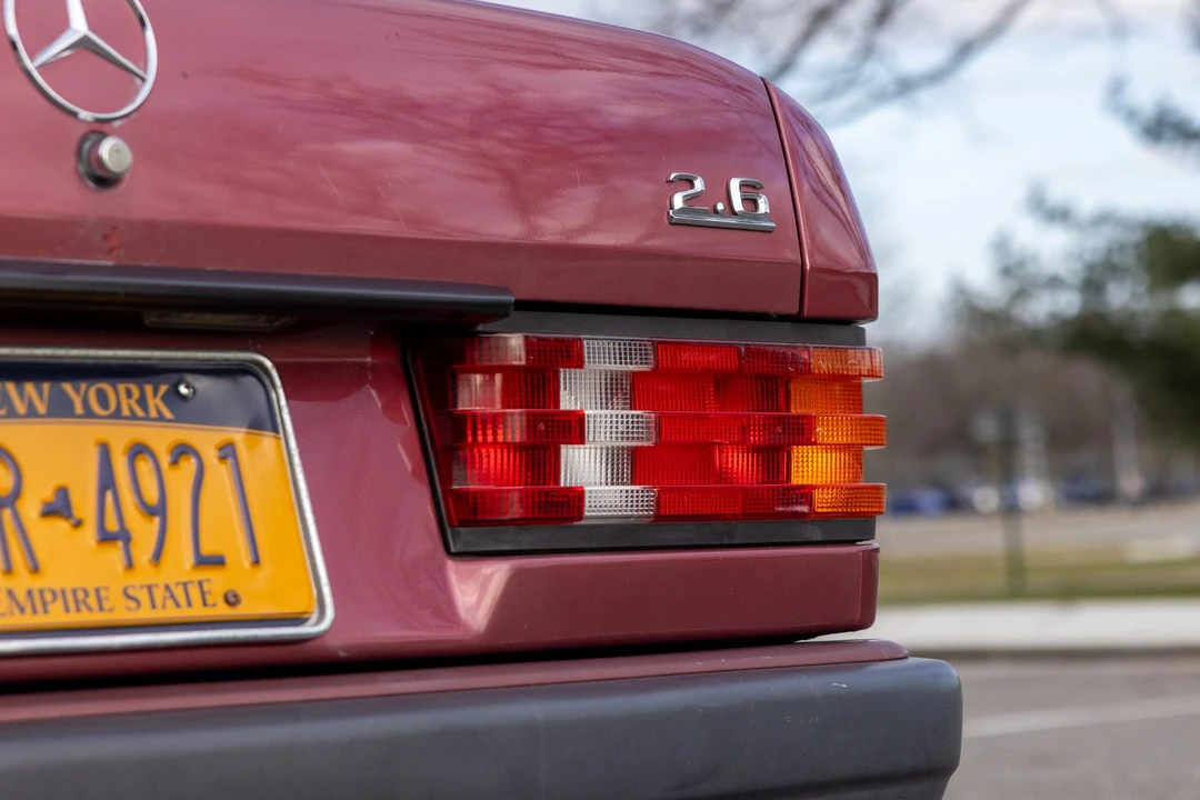 1989 Mercedes-Benz 190E - Image 14 of 31