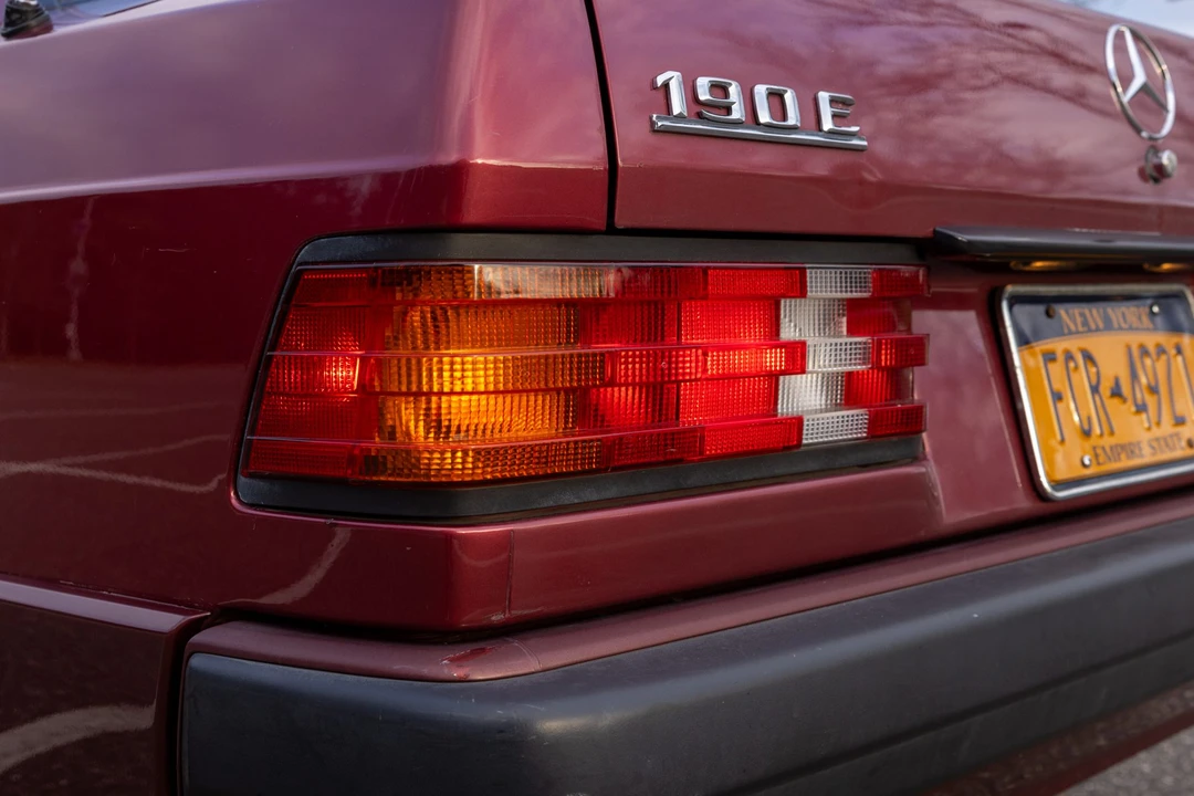 1989 Mercedes-Benz 190E - Image 15 of 31