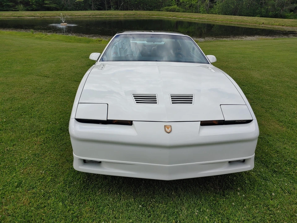 1989 Pontiac Firebird Trans Am 3rd Gen - Image 12 of 31
