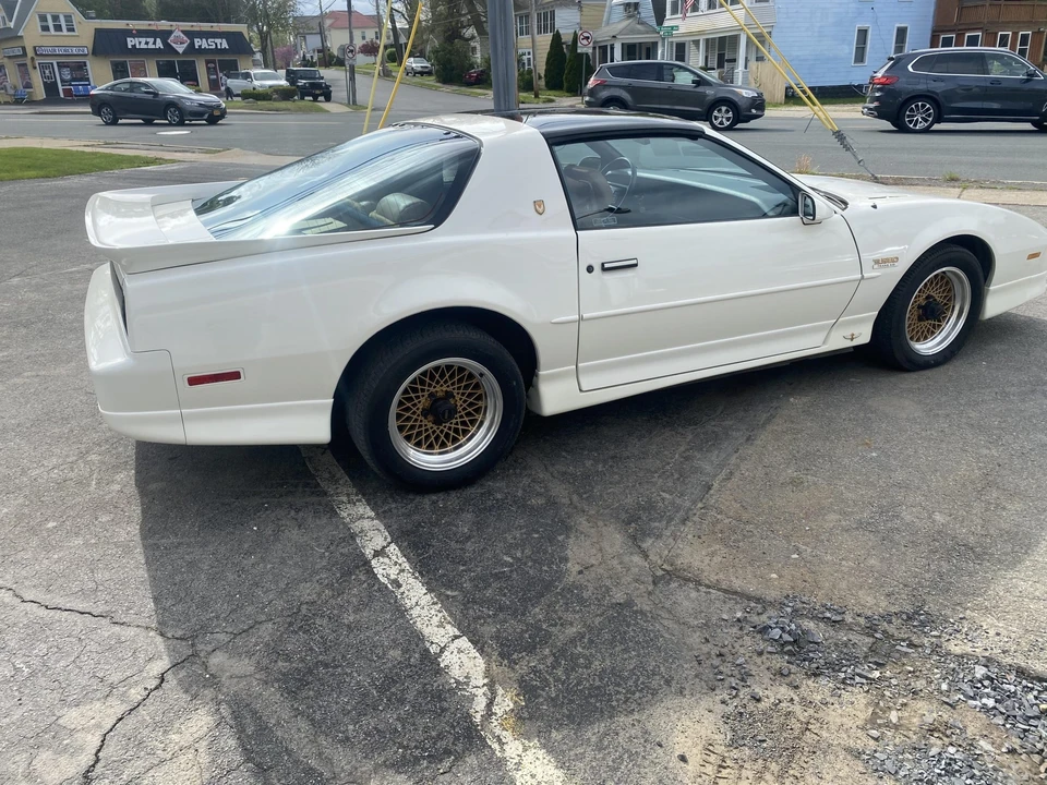 1989 Pontiac Firebird Trans Am 3rd Gen - Image 8 of 31