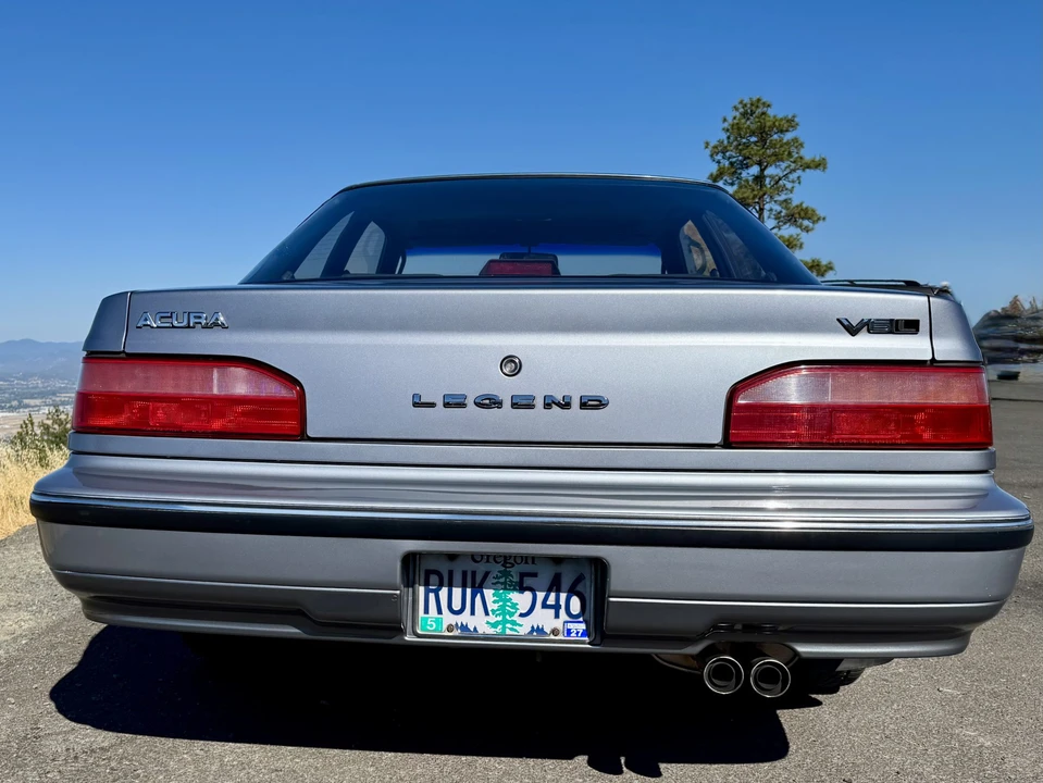 1990 Acura Legend 1st Gen - Image 17 of 31