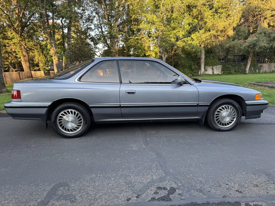 1990 Acura Legend 1st Gen - Image 22 of 31