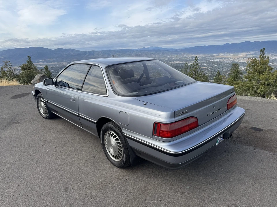 1990 Acura Legend 1st Gen - Image 13 of 31