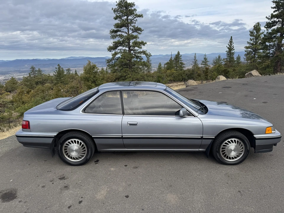 1990 Acura Legend 1st Gen - Image 25 of 31