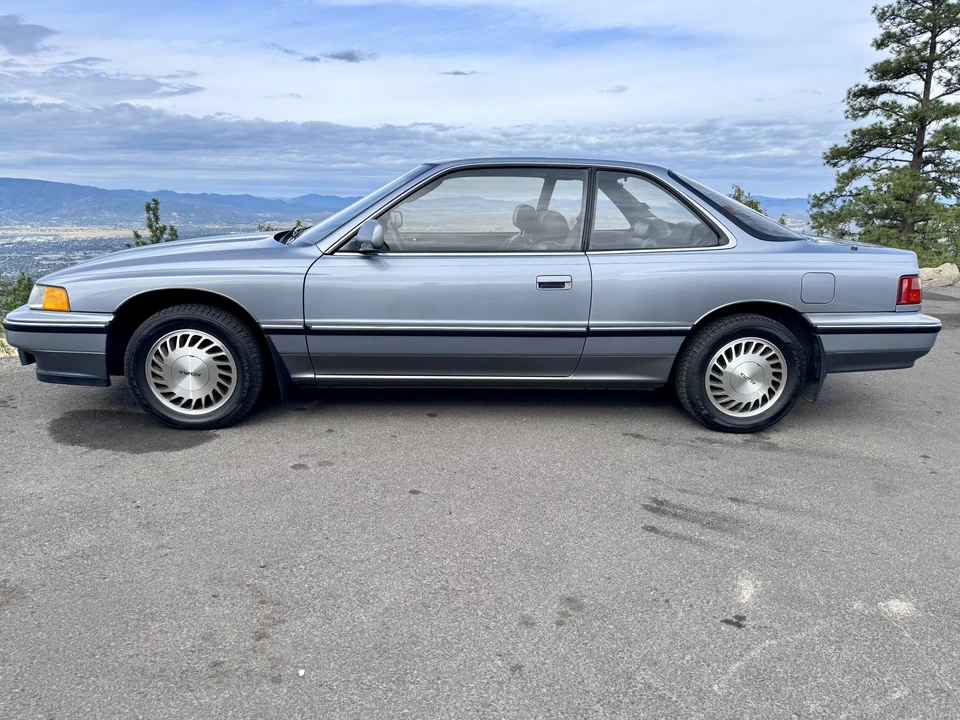 1990 Acura Legend 1st Gen - Image 8 of 31