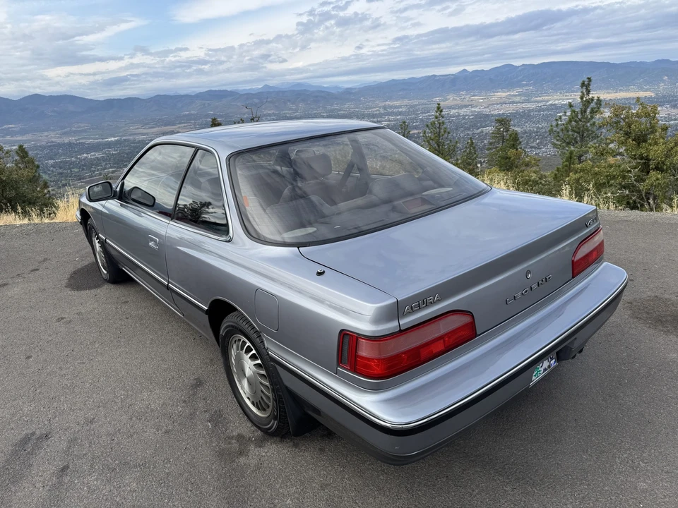1990 Acura Legend 1st Gen - Image 14 of 31