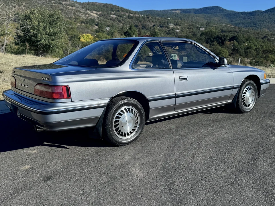 1990 Acura Legend 1st Gen - Image 19 of 31