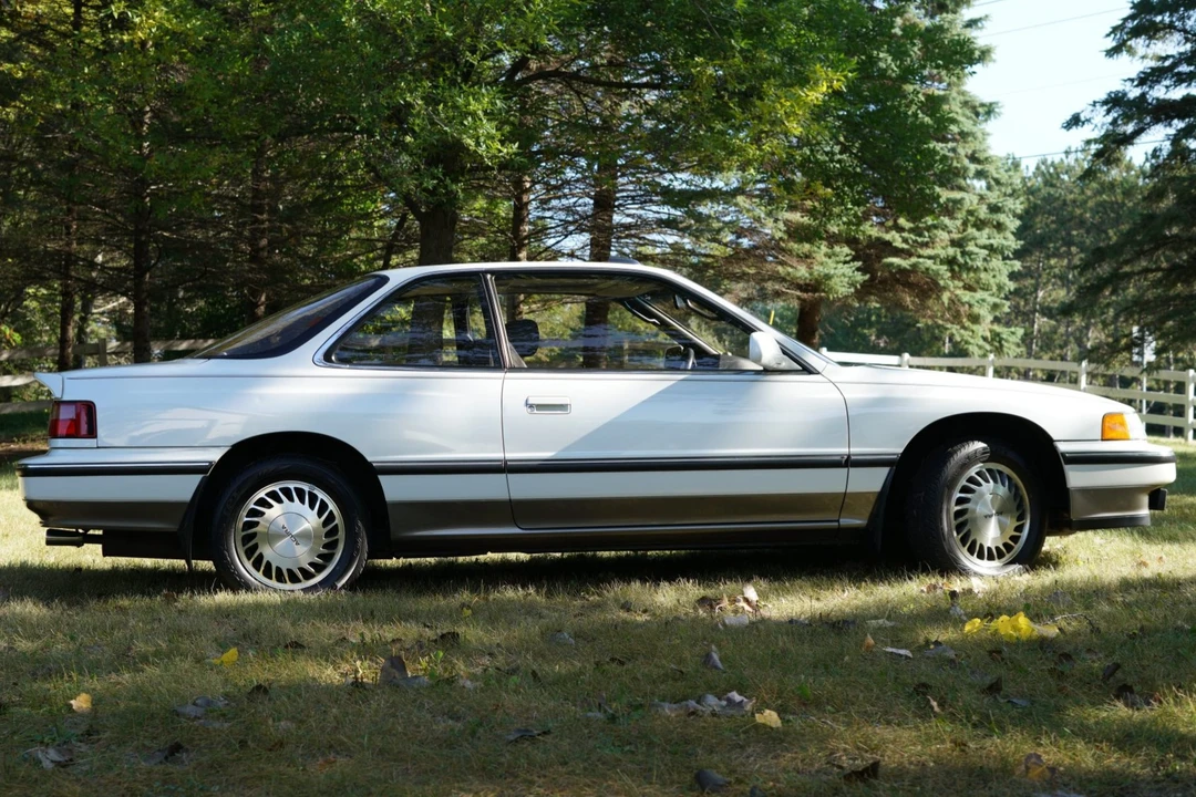 1990 Acura Legend 1st Gen - Image 23 of 31