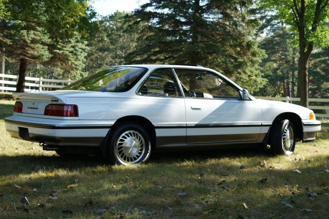 1990 Acura Legend 1st Gen - Image 24 of 31