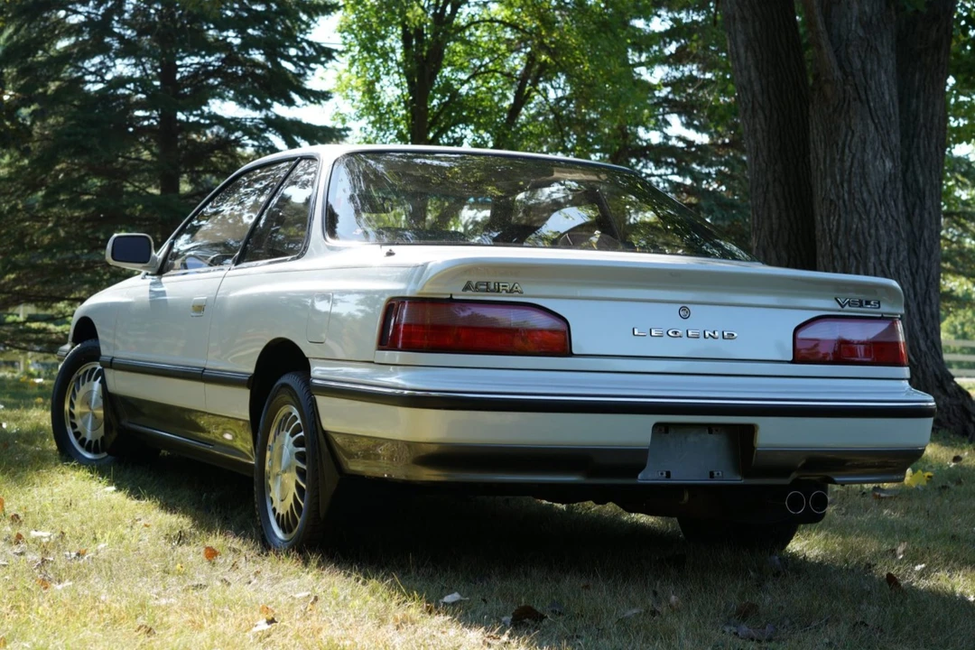 1990 Acura Legend 1st Gen - Image 28 of 31
