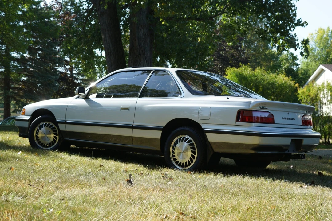 1990 Acura Legend 1st Gen - Image 29 of 31