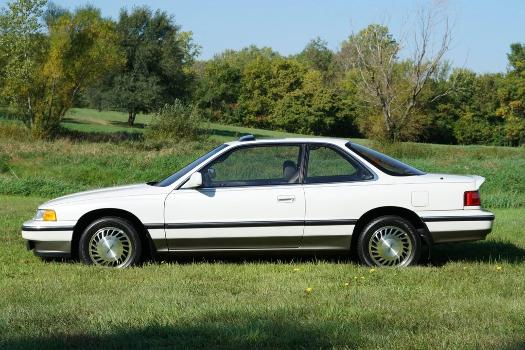 1990 Acura Legend 1st Gen - Image 15 of 31