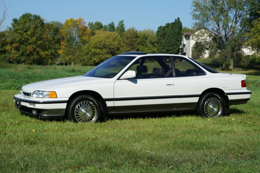 1990 Acura Legend 1st Gen - Image 16 of 31