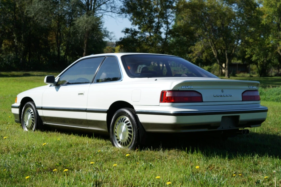 1990 Acura Legend 1st Gen - Image 14 of 31