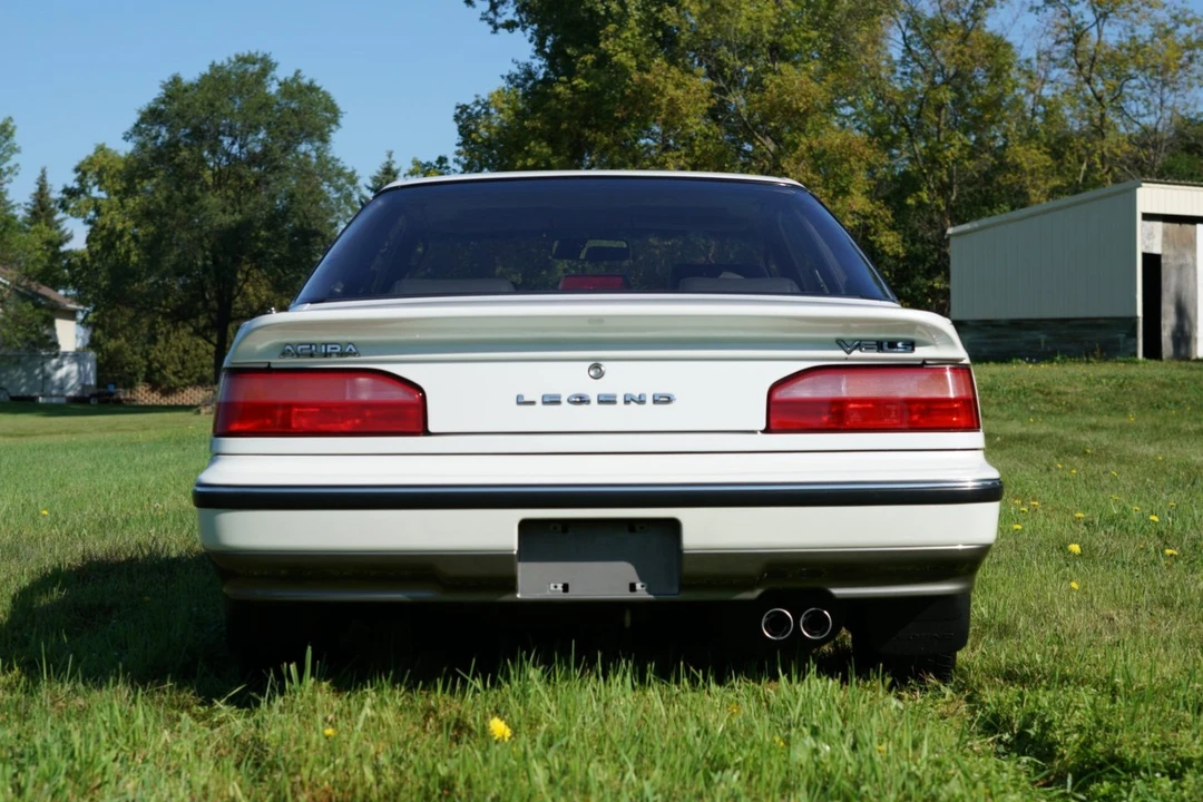 1990 Acura Legend 1st Gen - Image 12 of 31