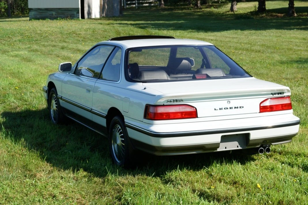 1990 Acura Legend 1st Gen - Image 13 of 31