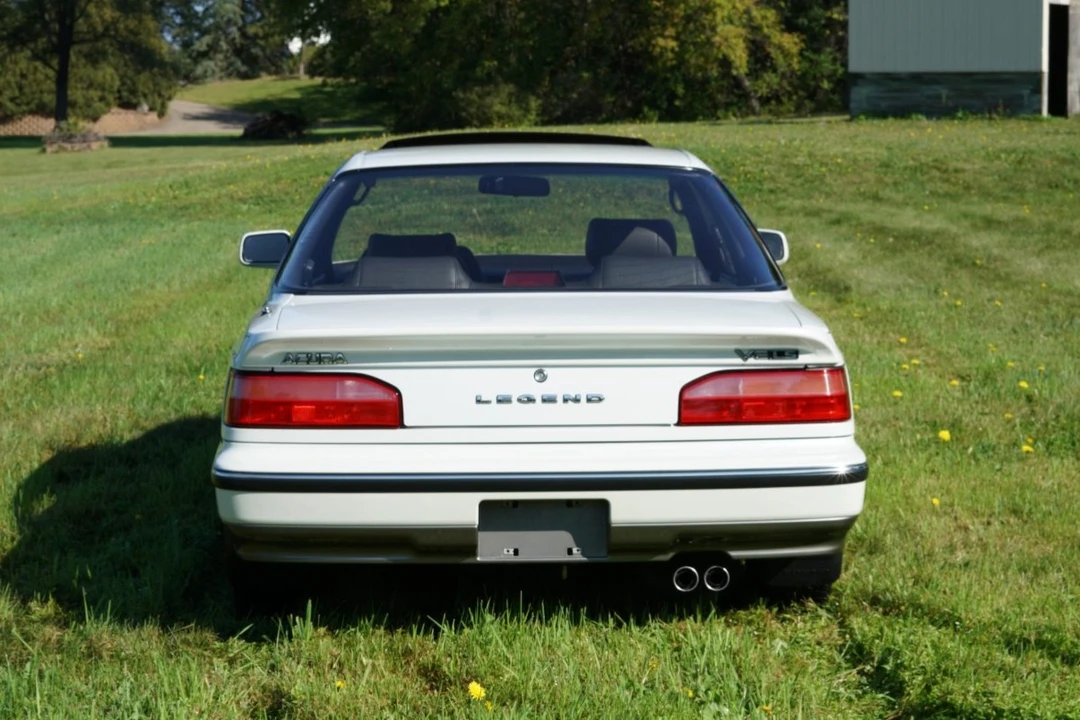 1990 Acura Legend 1st Gen - Image 11 of 31
