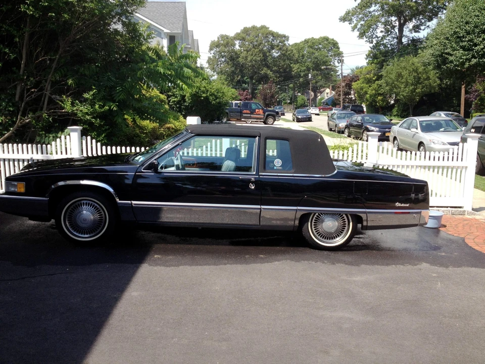 1990 Cadillac Fleetwood - Image 21 of 31