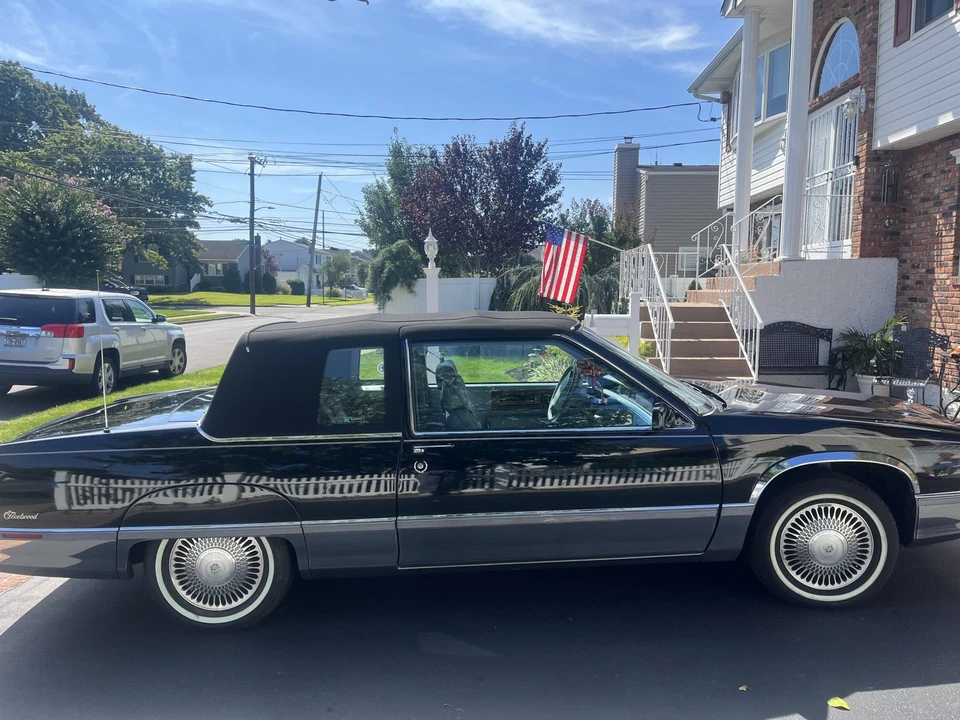 1990 Cadillac Fleetwood - Image 15 of 31