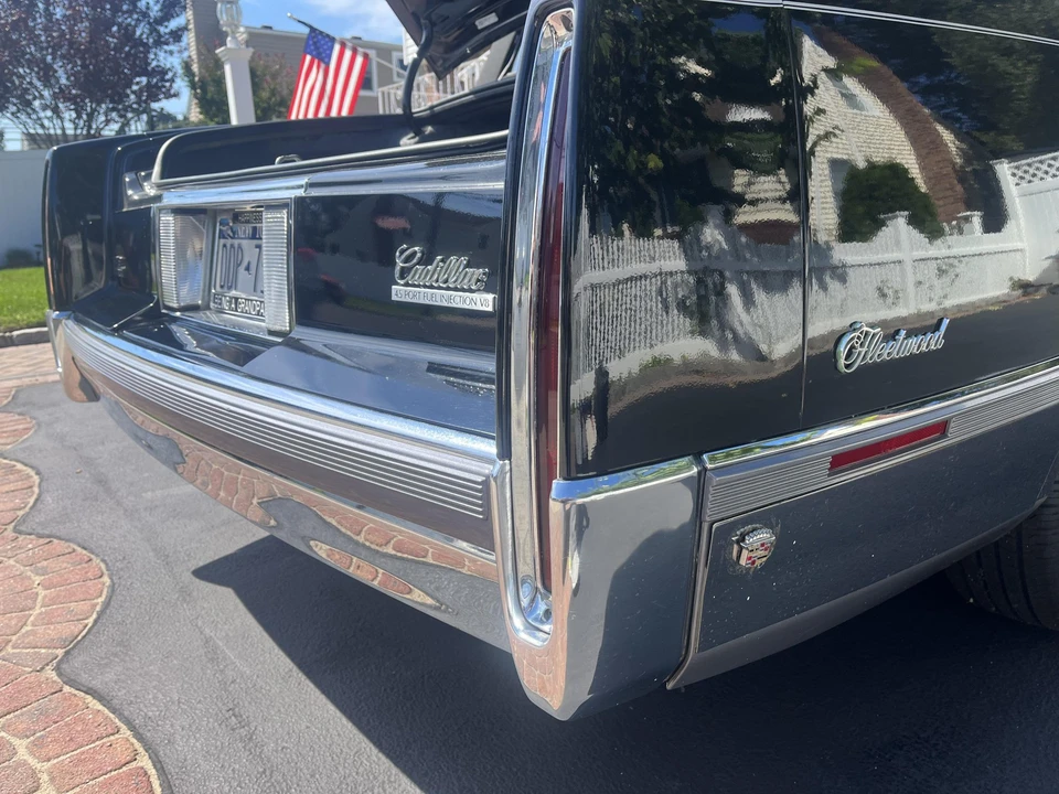 1990 Cadillac Fleetwood - Image 24 of 31