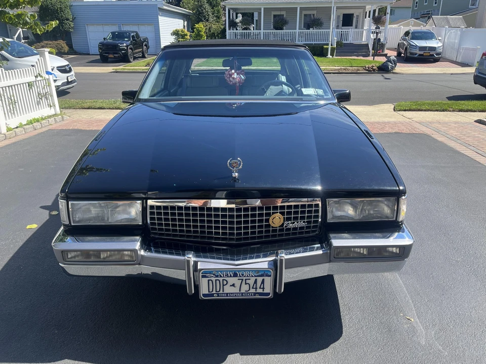 1990 Cadillac Fleetwood - Image 3 of 31