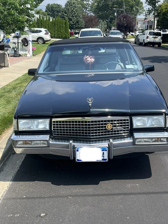 1990 Cadillac Fleetwood - Image 11 of 31