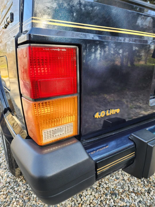 1990 Jeep XJ Cherokee - Image 20 of 31