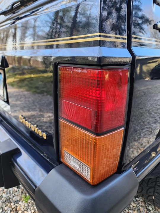 1990 Jeep XJ Cherokee - Image 21 of 31