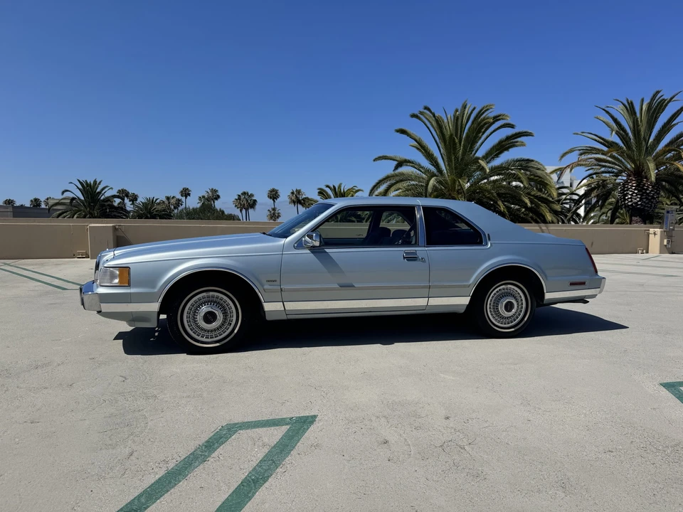1990 Lincoln Continental Mark VII - Image 8 of 31