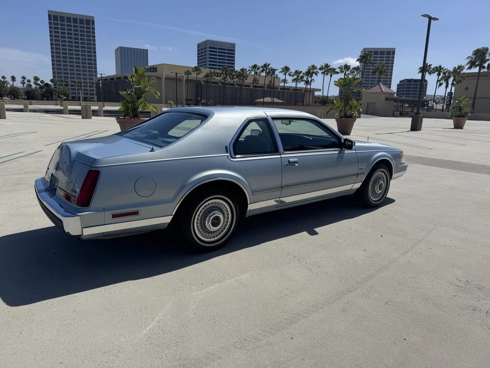 1990 Lincoln Continental Mark VII - Image 14 of 31